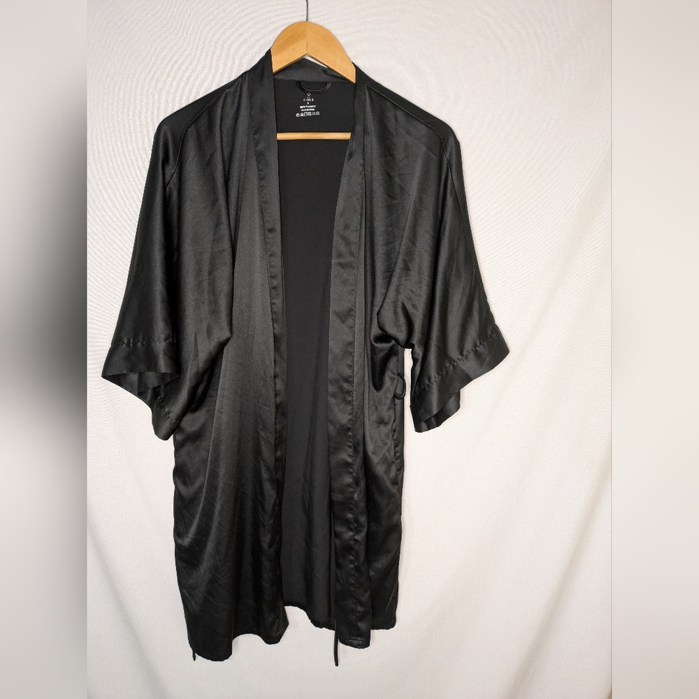 Sioro Black Satin Short Sleeve Robe Size Small with Pockets‎ NO Belt